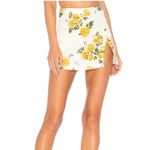 L’Academie The Jean Skort in Yellow Rose